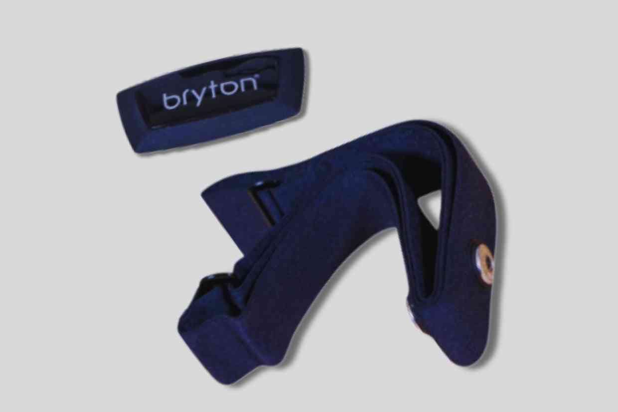 Bryton-Rider-750-Corpo-3 Imagem da cinta peitoral de monitoramento cardíaco da Bryton Rider 750.