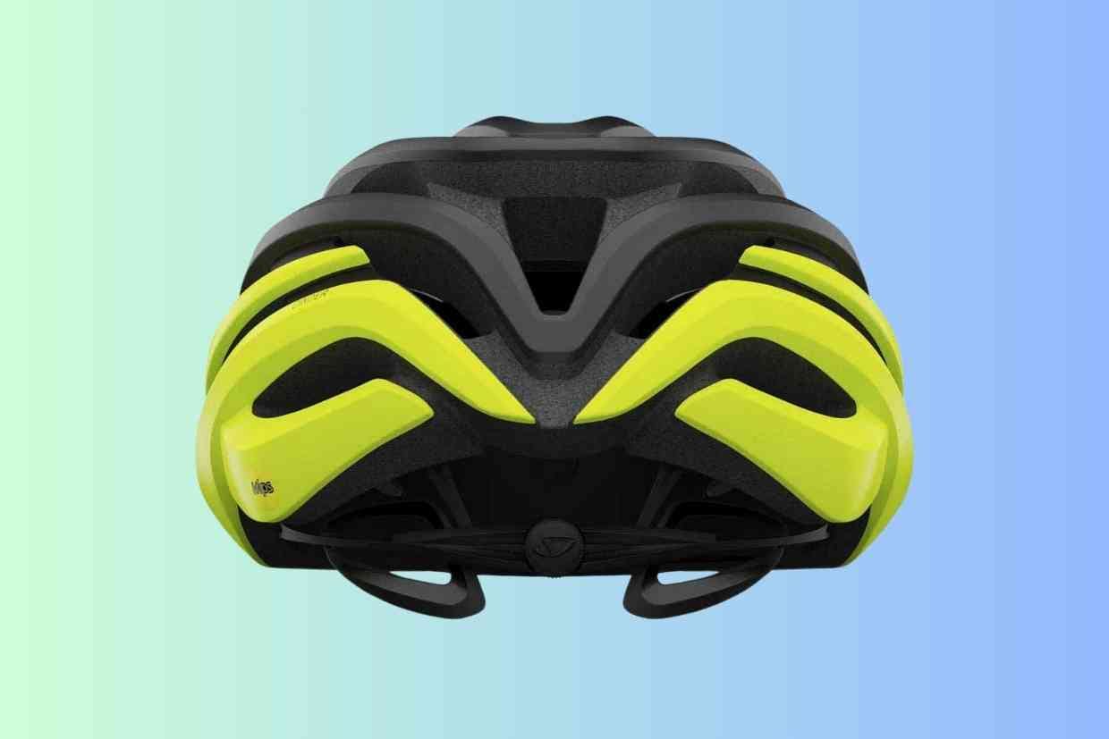 Imagem do capacete de ciclismo Giro Cinder MIPS amarelo e preto visto por trás.